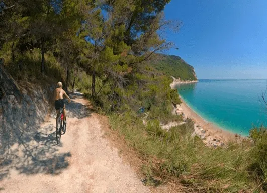 Monte Conero cycle paths | E-bike rental | Nature trails